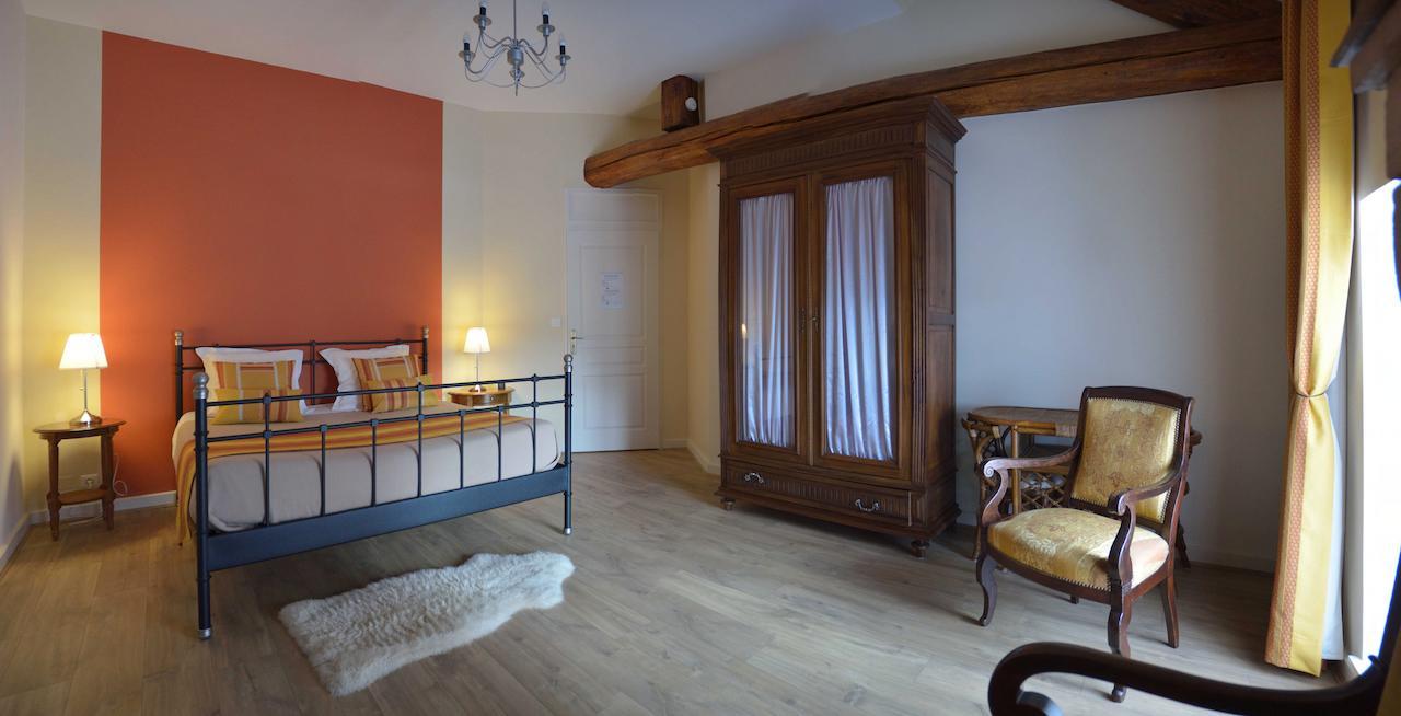 Chambre D'Hotes Le Jardin Des Pierres Dorees Marcy Rom bilde