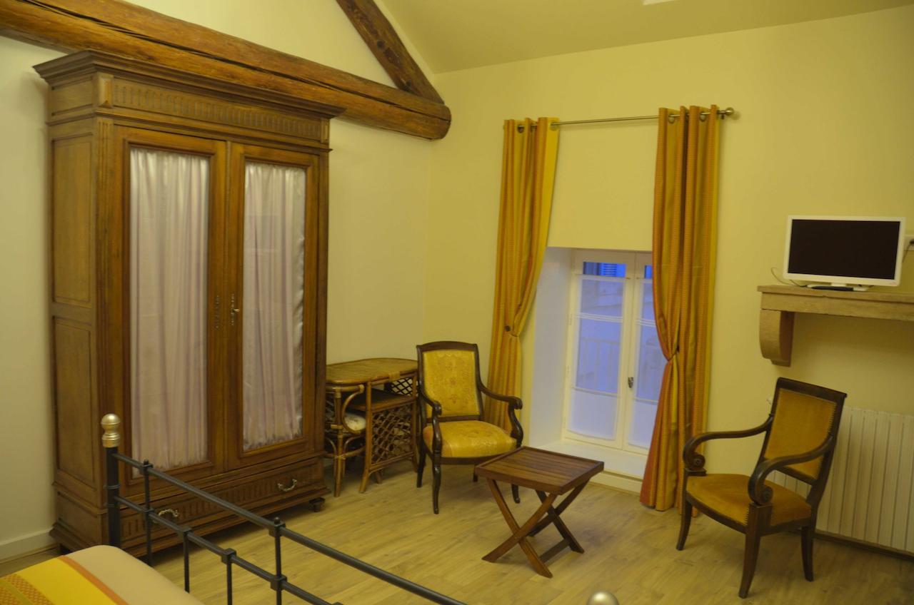 Chambre D'Hotes Le Jardin Des Pierres Dorees Marcy Rom bilde